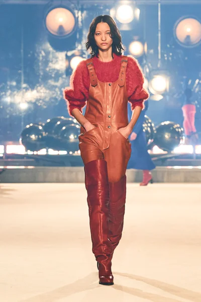 Look 11